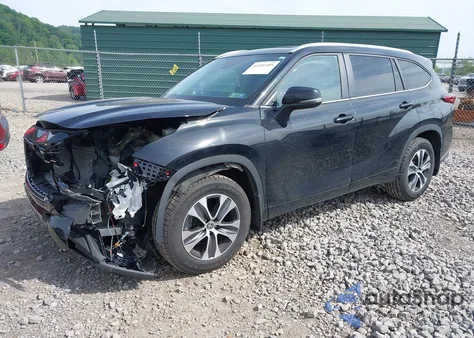 2023 Toyota Highlander Xle z USA, uszkodzony, nr VIN 5TDKDRAH9PS026397